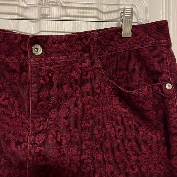 Burgundy corduroy print mini skirt - Picture 4 of 8